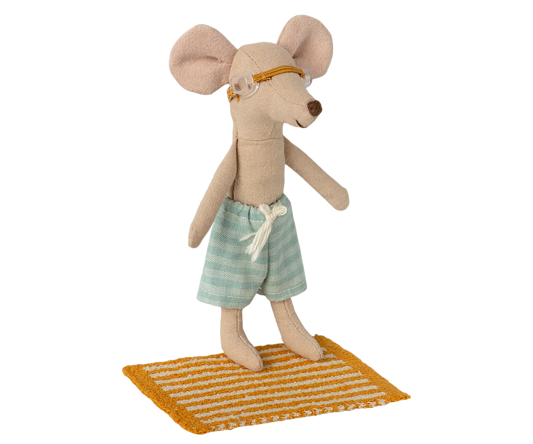 BEACH SET FOR BIG BROTHER MOUSE