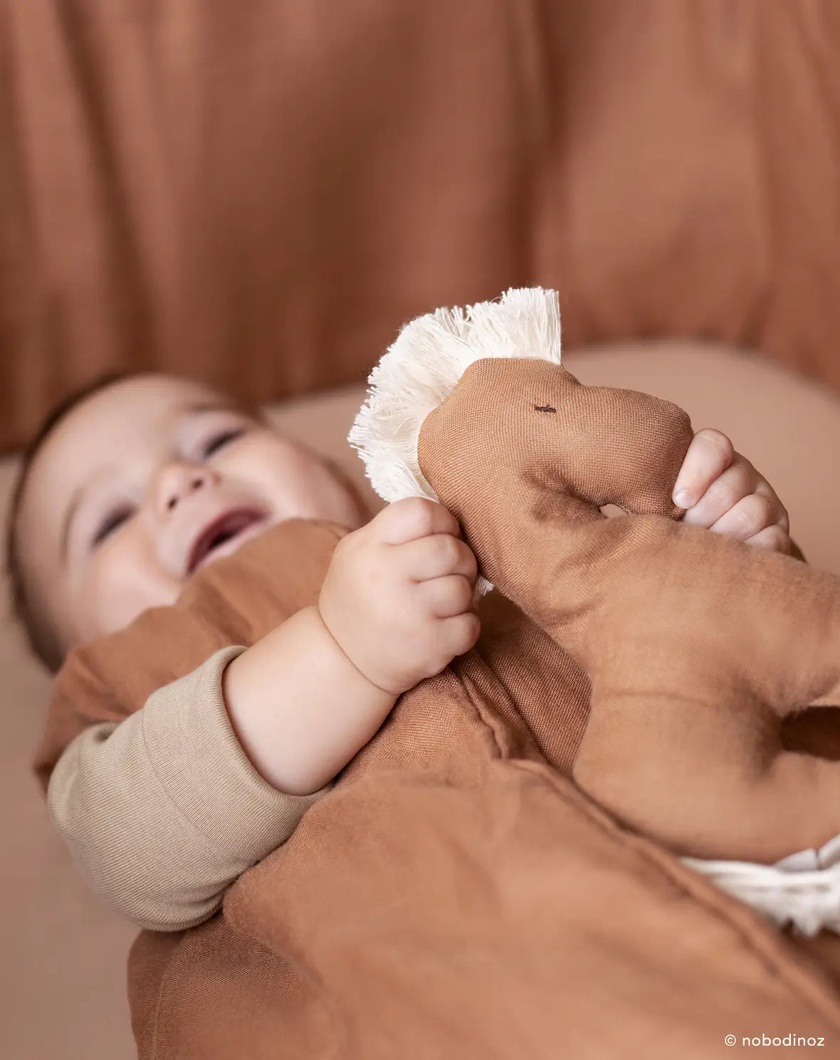 HORSE RATTLE L1N0 IN FRENCH LINEN