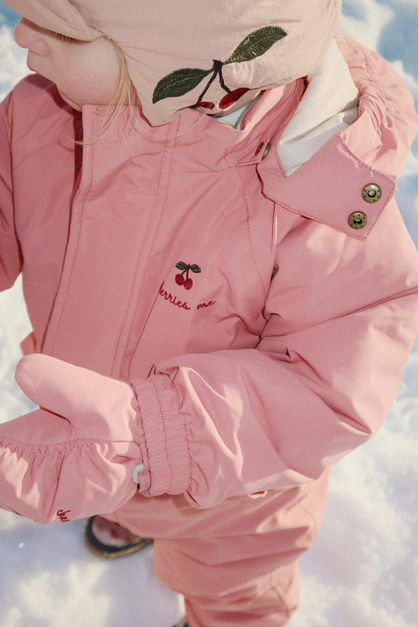 SNOWWEAR