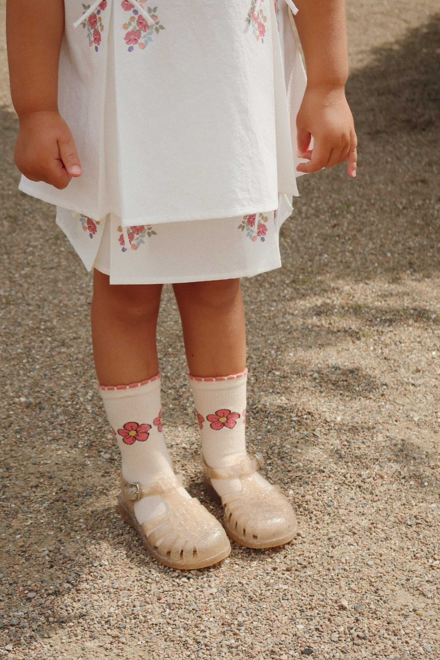 STOCKINGS & SOCKS
