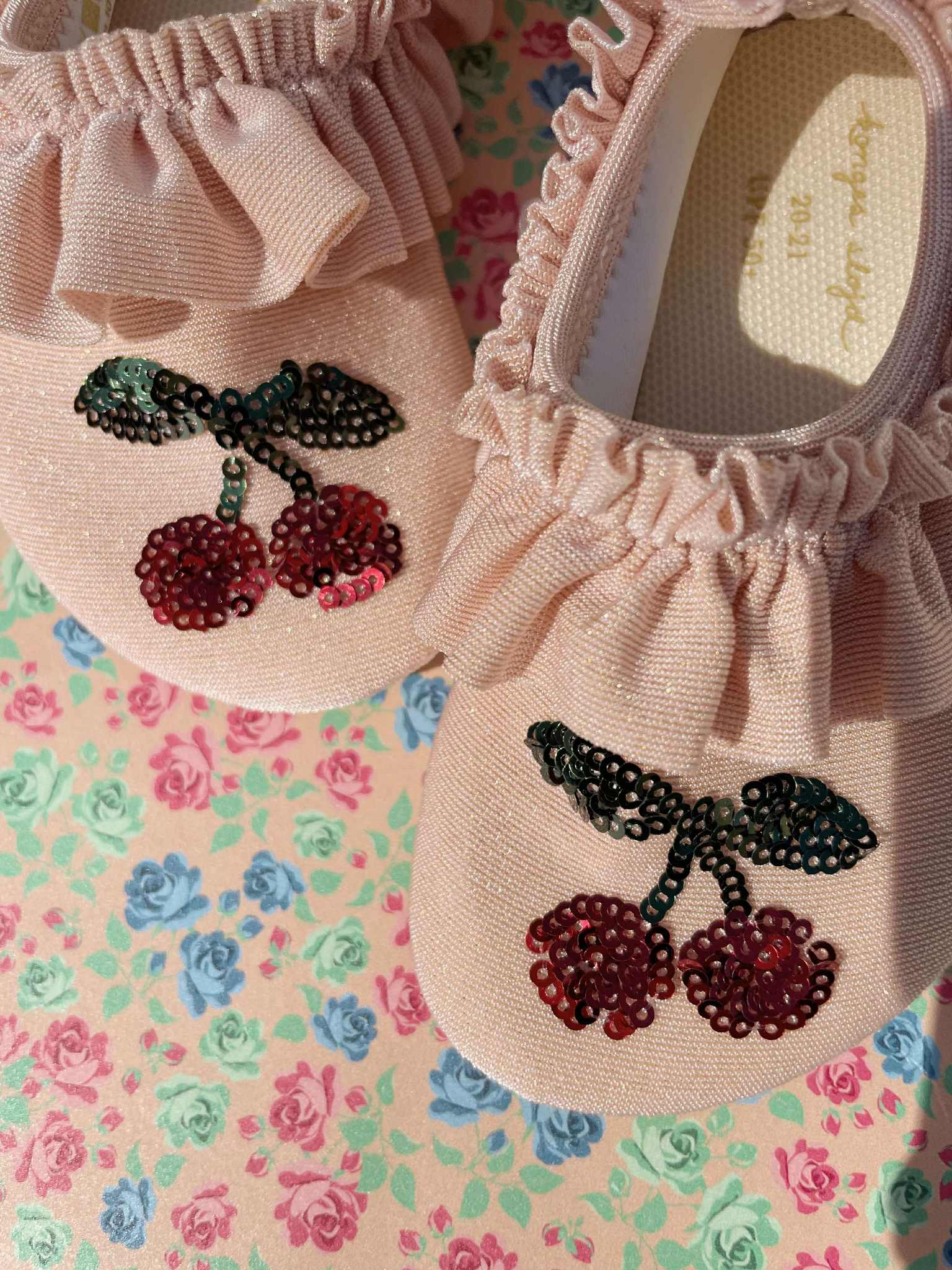 GIRL SWIMSHOES