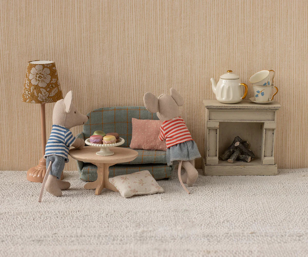 OVAL COFFEE TABLE MOUSE NATURE