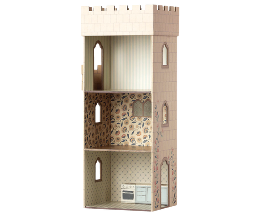 CASTLE WITH KITCHEN