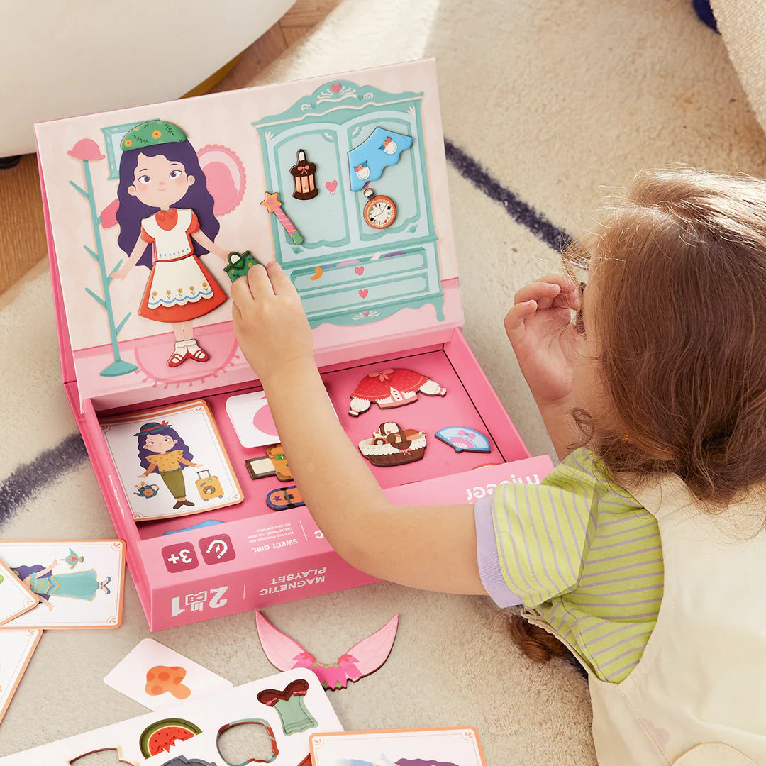 PLAYSET WITH MAGNETIC BOARD - CUTE GIRL