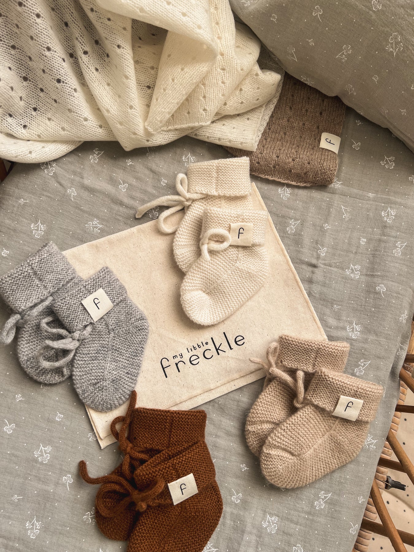 CASHMERE BOOTIES