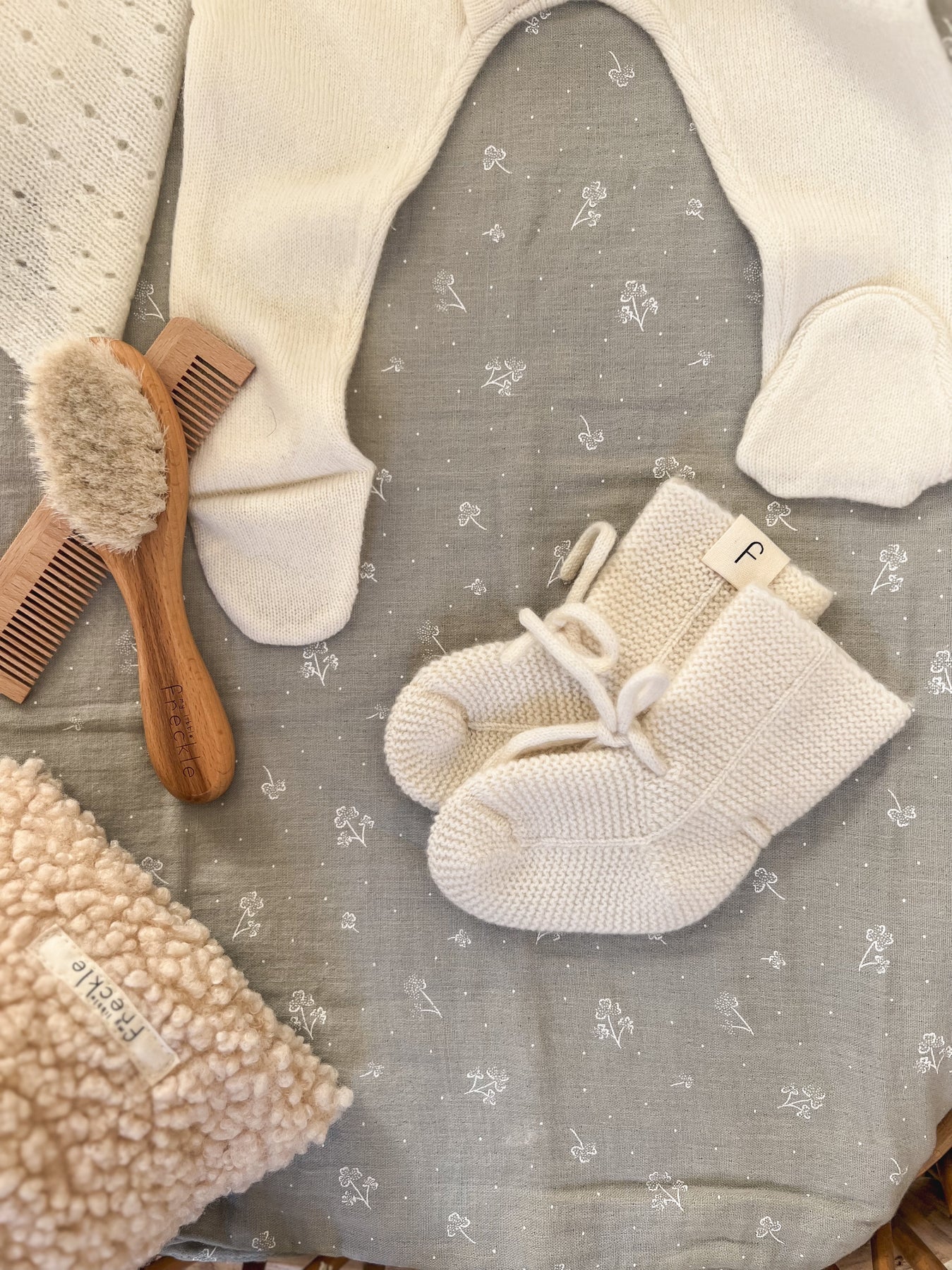 CASHMERE BOOTIES