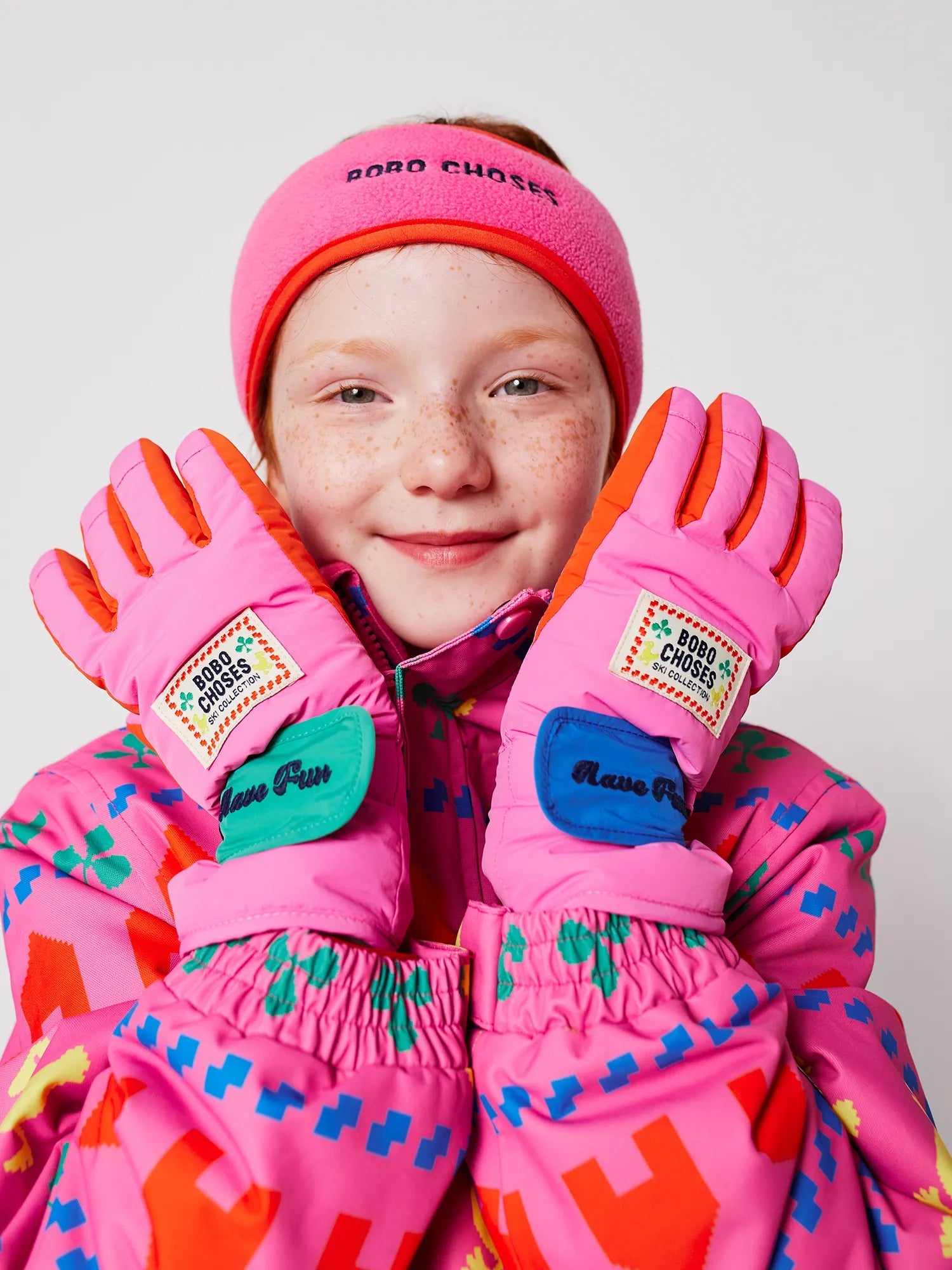 SKI GLOVES