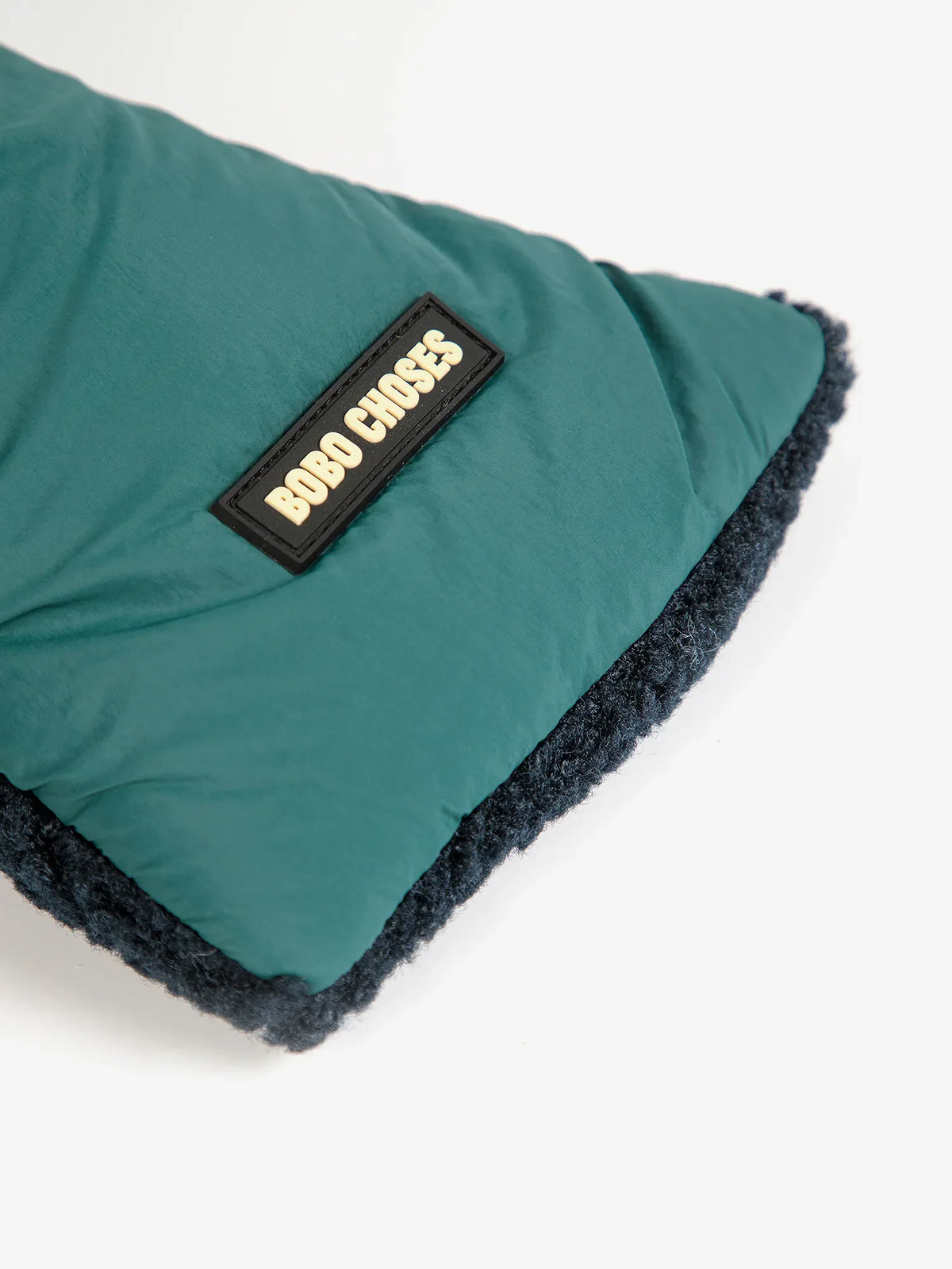 COLOR BLOCK SHEEPSKIN NECK WARMER