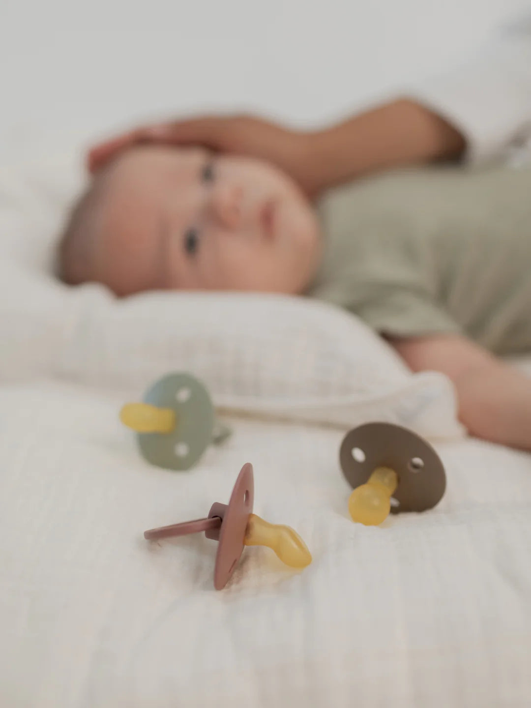 COLOUR ANATOMICAL PACIFIERS