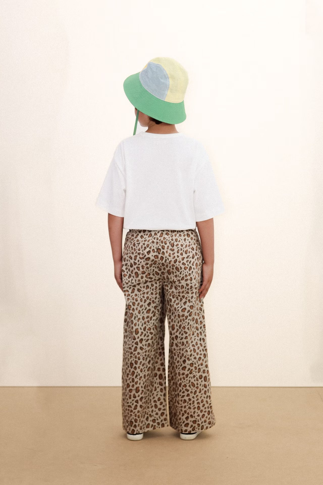 COLOR BLOCK BUCKET HAT
