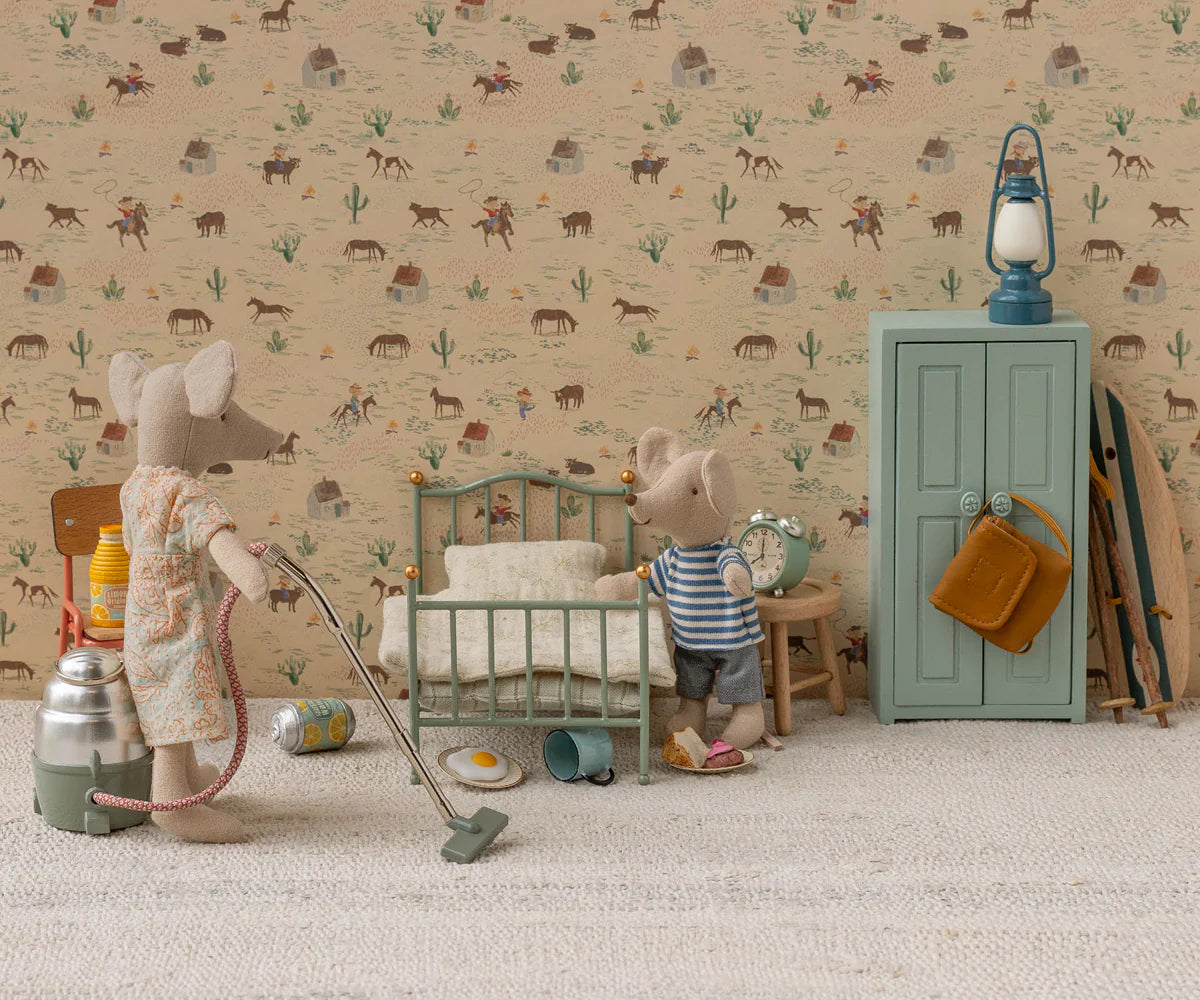 VINTAGE SINGLE BED, MOUSE - MINT
