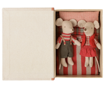 Christmas twin mice, Little sister and brother in book