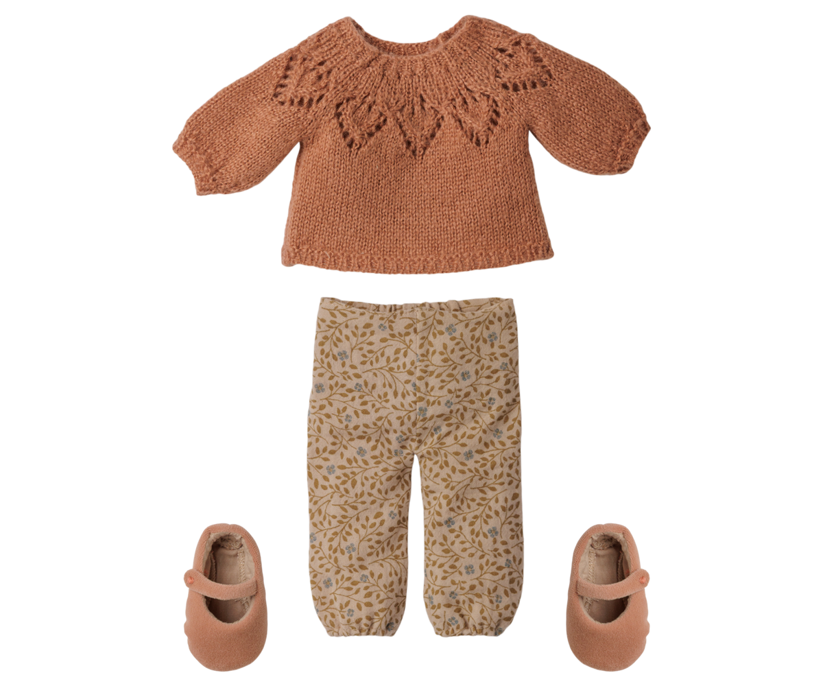 Bunny, Size 3 - Classic - Pants and knitted sweater
