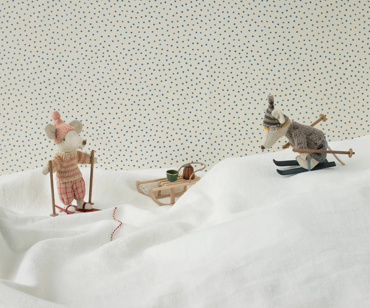 KNITTED SWEATER AND HAT, BIG BROTHER MOUSE