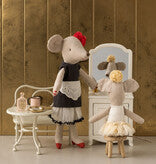 BEAUTICIAN MOUSE, MUM