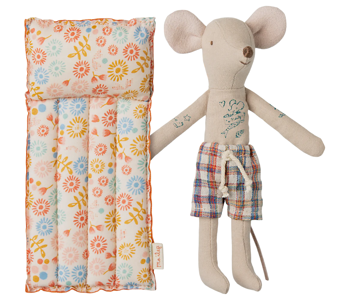 BEACH MOUSE WITH AIR MATRESS. DAD - FLOWER