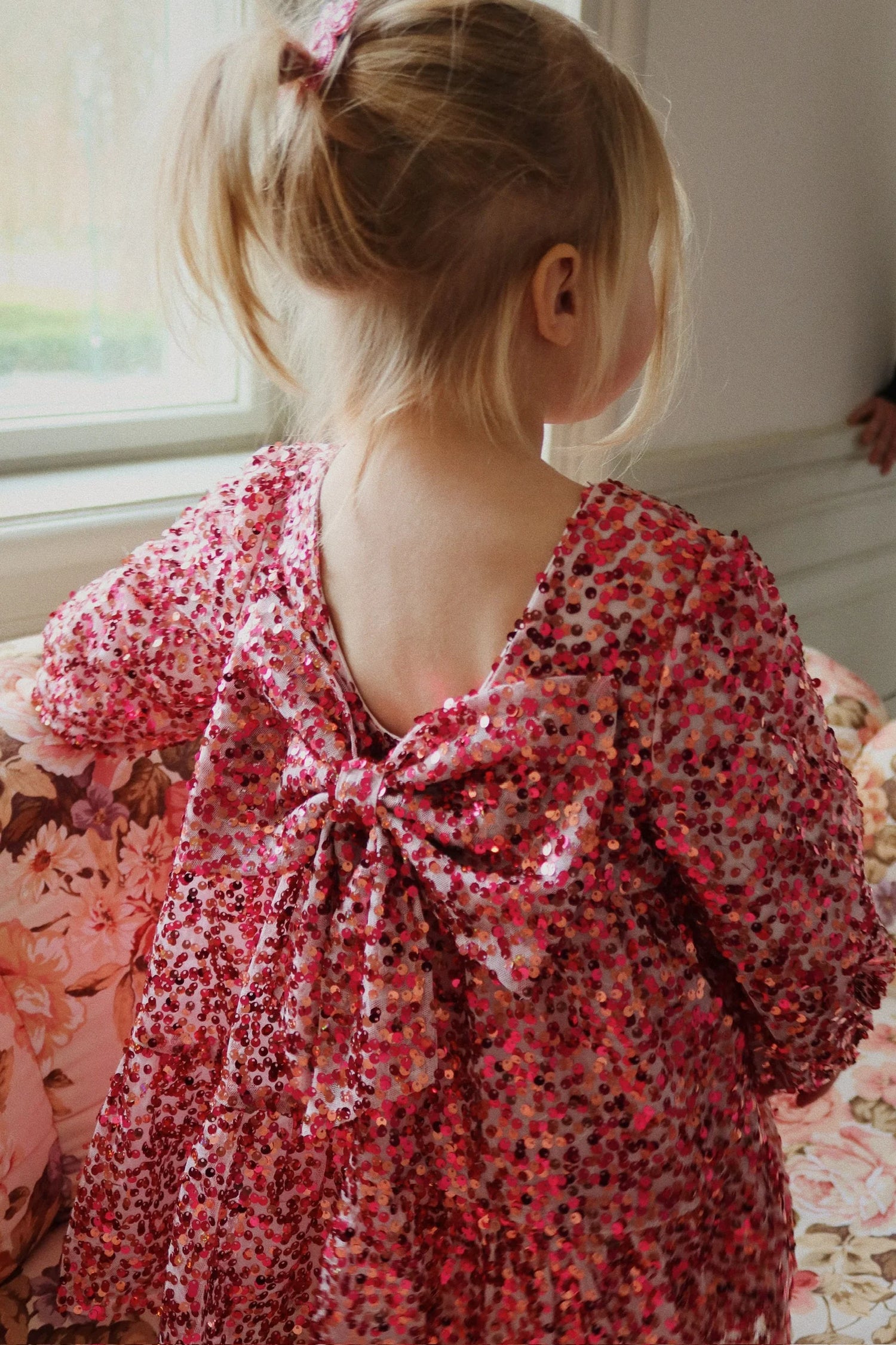 LILA SEQUINS BOW DRESS - SPARKLING SANGRIA