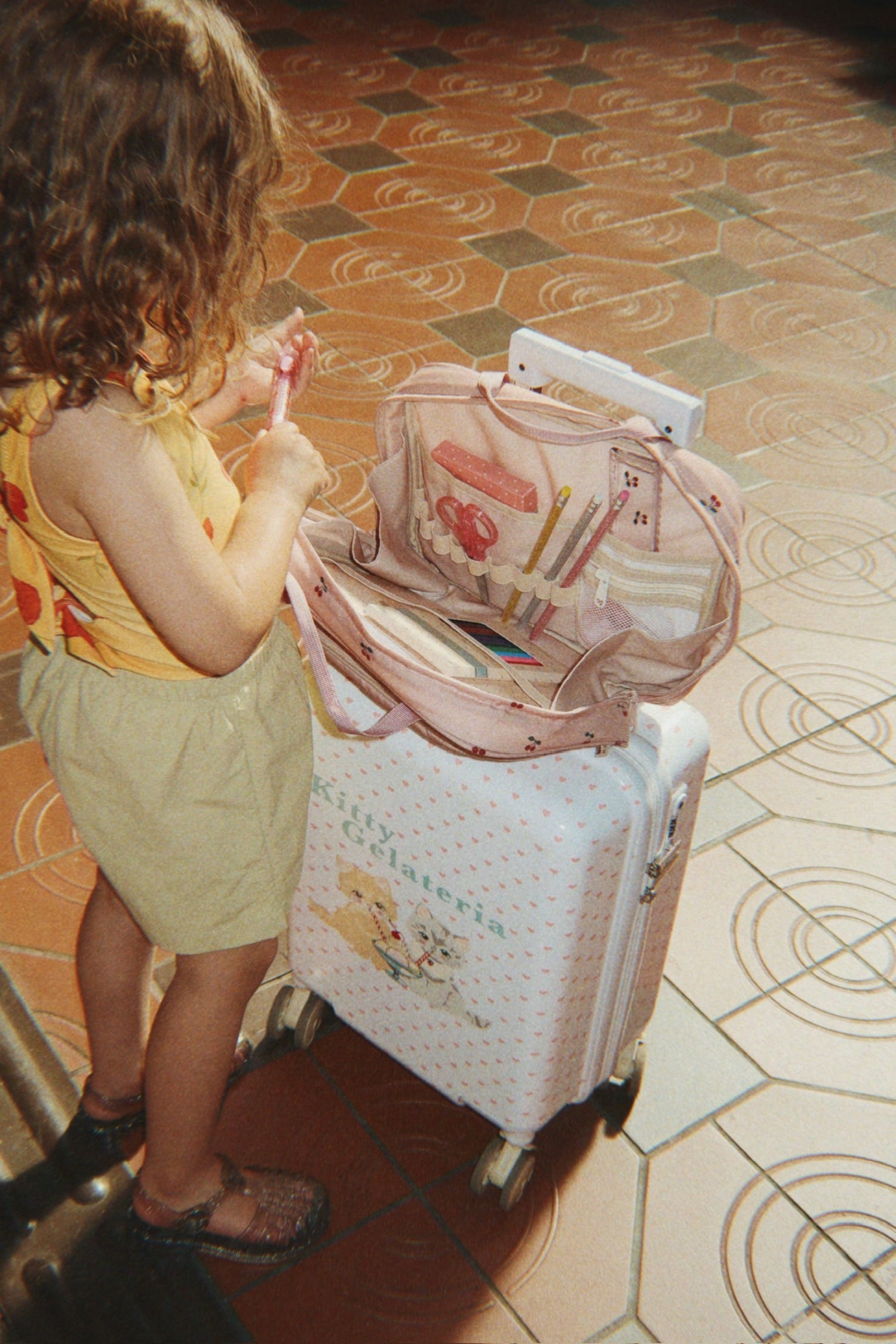 Travel Suitcase Kitty Gelateria