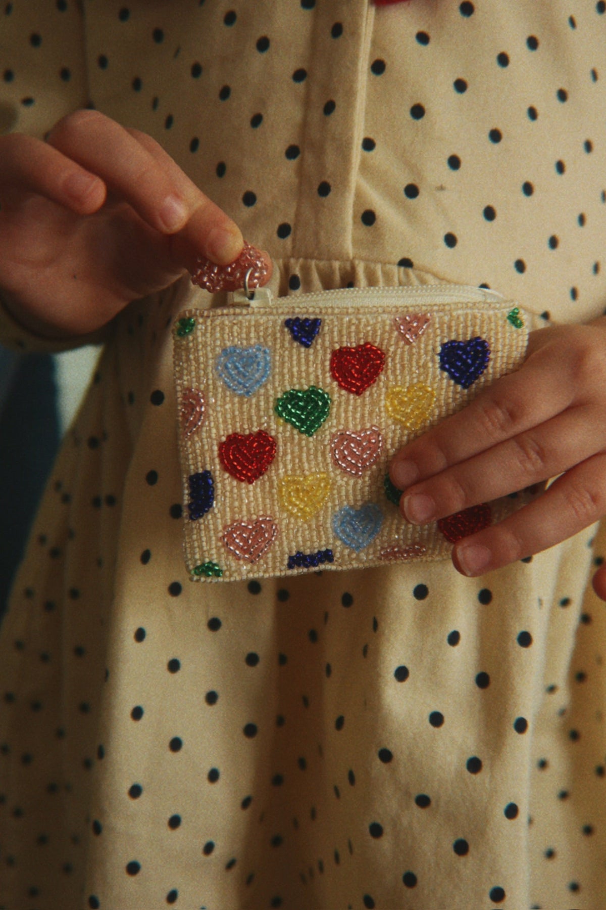COEUR BEADED WALLET - COEUR COLORÉ lifestyle