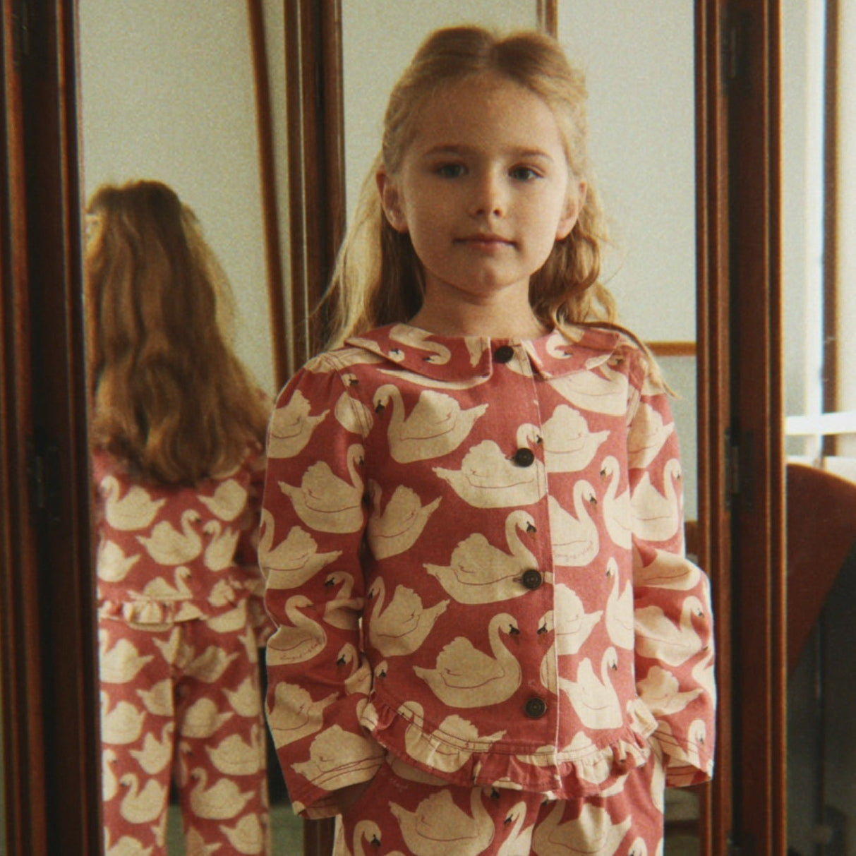 Magot Frill Jacket Swan Rose lifestyle