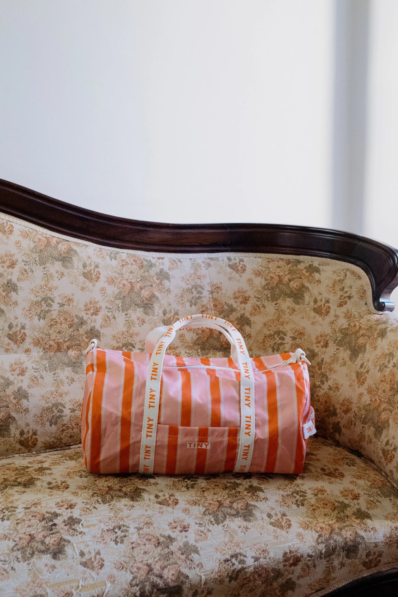 RETRO STRIPES DUFFLE BAG